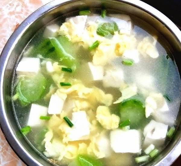 白豆腐黄豆汤，滋养身心的一碗好汤