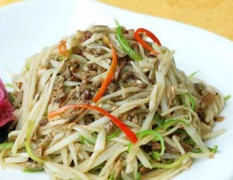 藕丝蒸豆腐，一道营养丰富、口感鲜美的家常菜