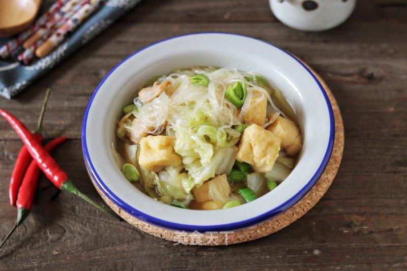 山东菜炖油豆腐，传统美食的魅力与家常做法解析