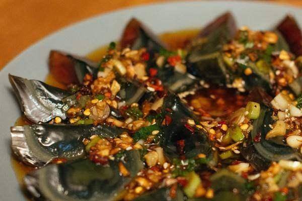 夏日消暑佳品，饭堂凉拌皮蛋豆腐的制作秘诀与美味解析