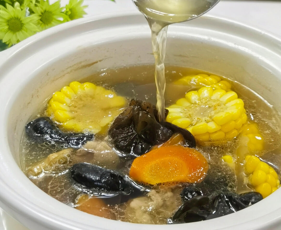 杏鲍菇豆腐炖煮，健康美味，营养满分