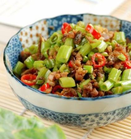 肉沫豆角炖豆腐，家常美食的醇香诱惑