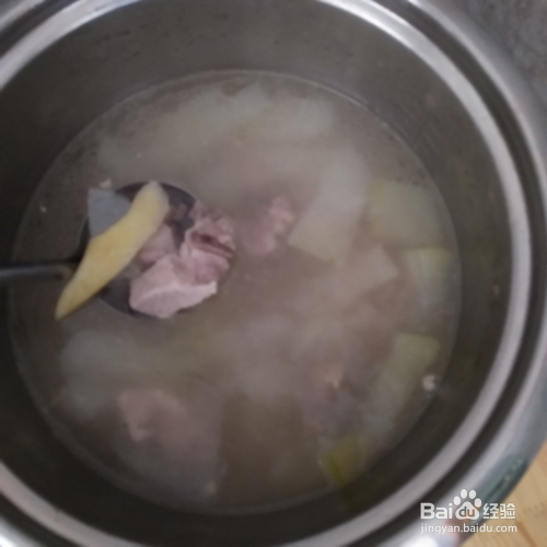 排骨煲乳鸽汤的做法