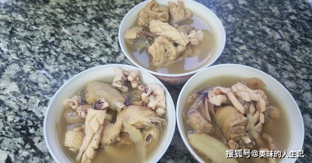 鱿鱼鸡汤，鲜美滋补的海洋佳肴