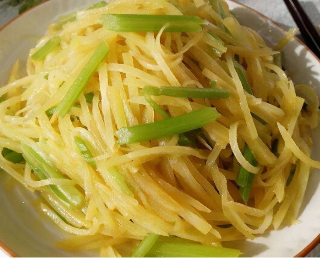 土豆三丝，家常美食的简便做法与营养解析