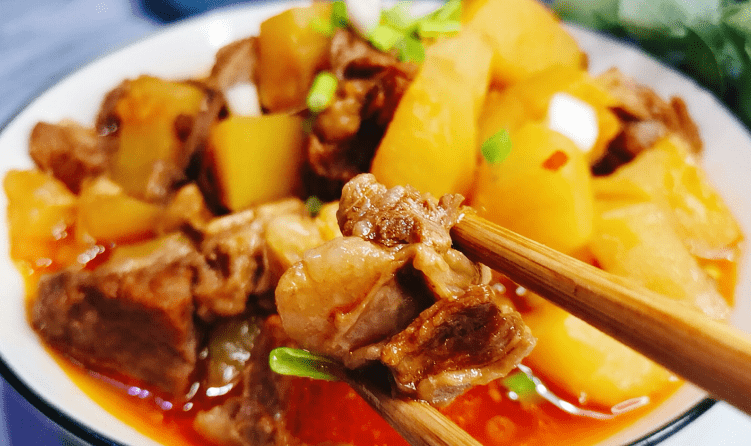 土豆牛肉快速炖煮，美味营养一锅端