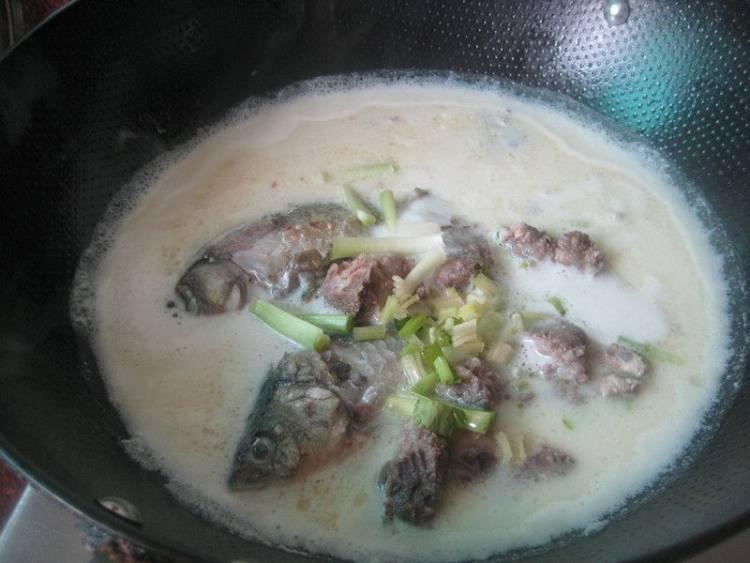 鲫鱼的汤家常做法
