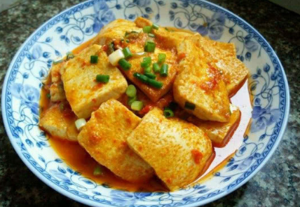 煎豆腐瘦肉粒，家常美食的全新诠释
