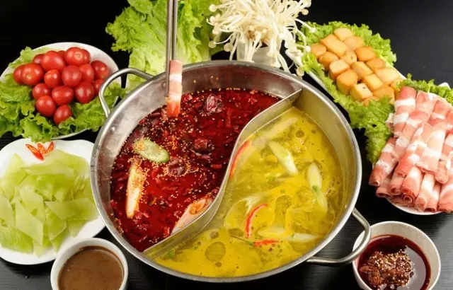麻辣鸡子火锅，冬日里的温暖美食