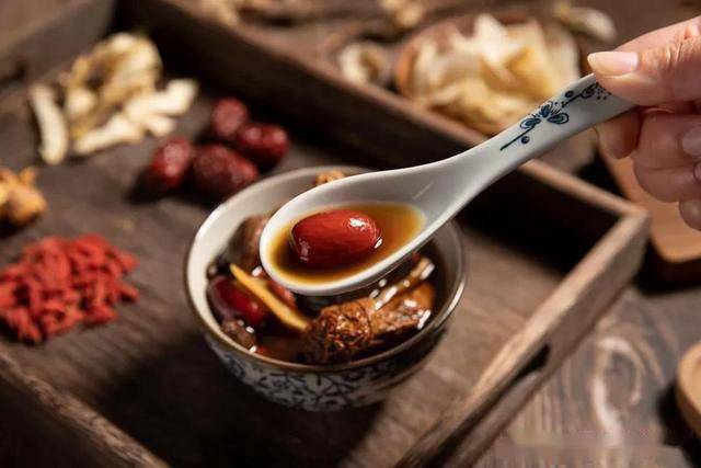 红枣红糖生姜水的秘密，一杯温补的养生佳品