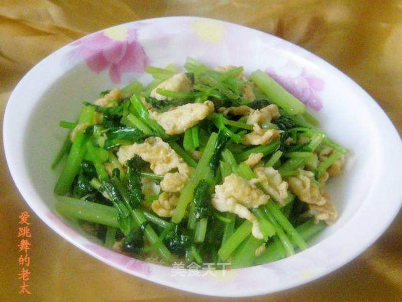 鸡蛋炒芹菜大师做法视频