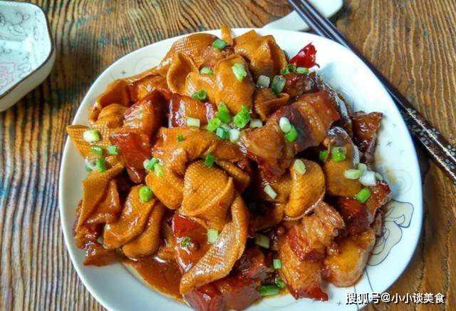 鸡肉卤干豆腐，家常美食的绝妙搭配与制作秘诀