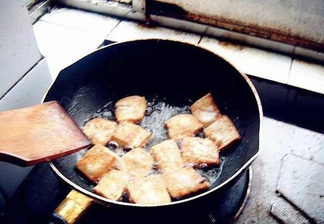 黑豆腐渣的神奇功效与家常做法，厨房里的宝藏食材