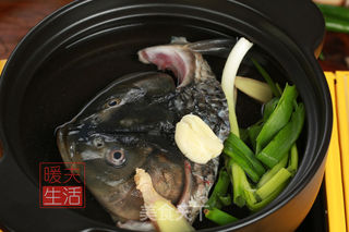 胖鱼头白菜豆腐，美味炖煮，滋养身心