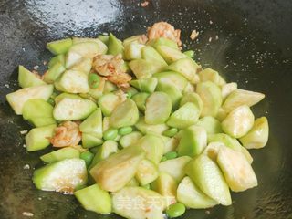 丝瓜烧虾仁做法