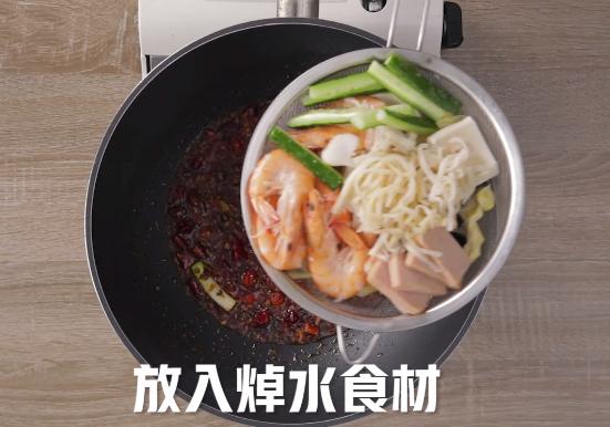 麻辣水煮干豆腐丝，家常美食的魅力与做法解析