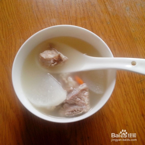 酱油白萝卜排骨汤的做法