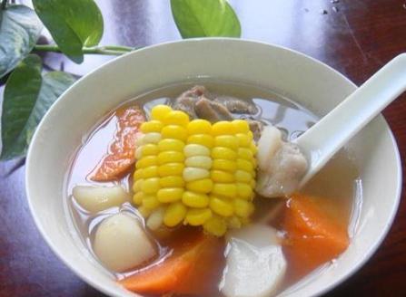 杏鲍菇炖汤，滋养身心，简单易学的家常美味