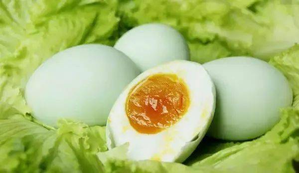 咸鸭蛋霉豆腐，传统美食的独特魅力与家常做法解析