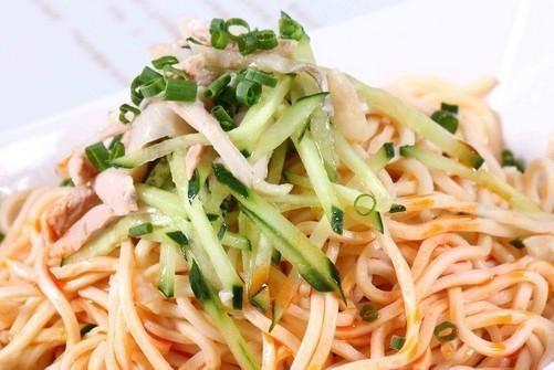 清汤鸡丝面条的做法