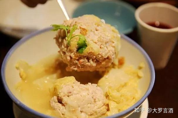 茴香炖炸豆腐，香气四溢的家常美食，简单做法大揭秘