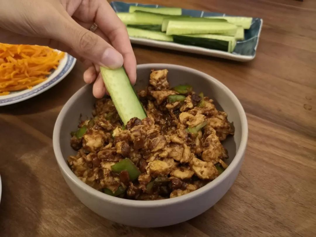 鸡蛋蘸酱东北的做法