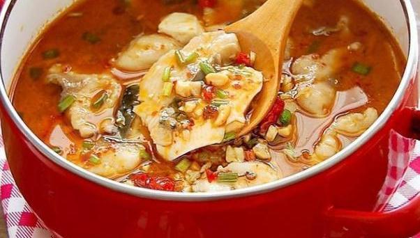 香辣豆腐鱼片，家常美食的鲜美诱惑