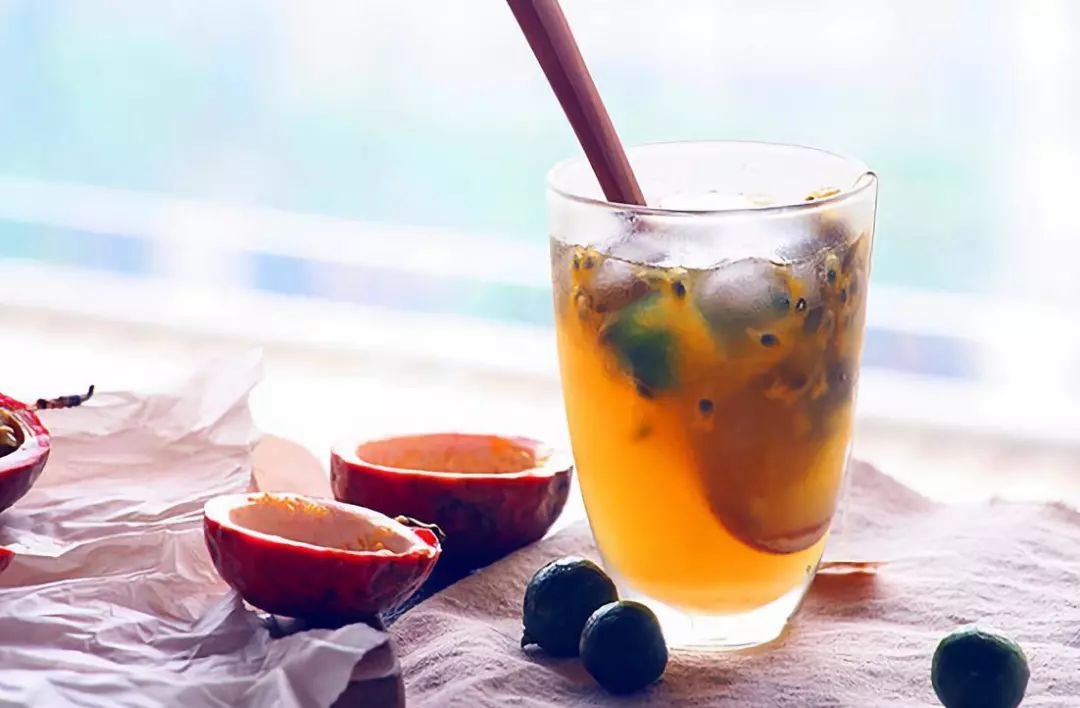 冰糖百香果茶，夏日消暑神器，教你轻松自制