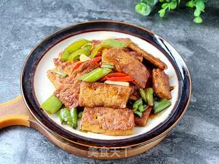 砂锅豆腐臊子，家常美食的魅力与简便做法解析