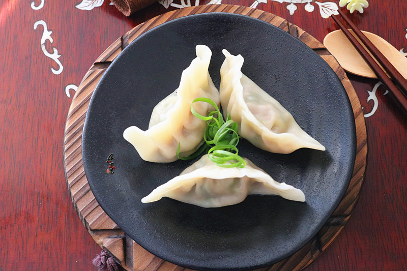 芹菜羊肉饺子馅，鲜美滋味，营养满分，家常美食新选择