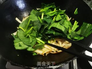 菠菜鸡蛋料理的做法