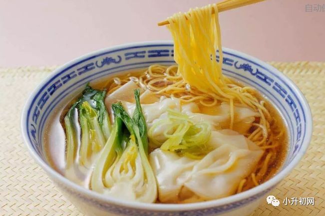 豆腐鸡蛋洋葱面条，家常美食的全新搭配，营养又美味