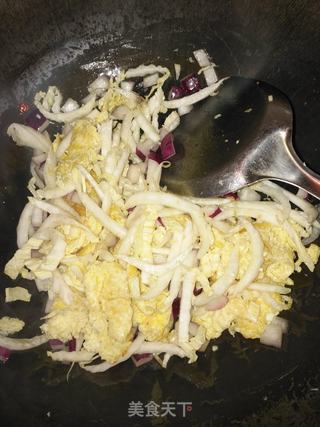 鸡蛋炒鸡肉丸的做法