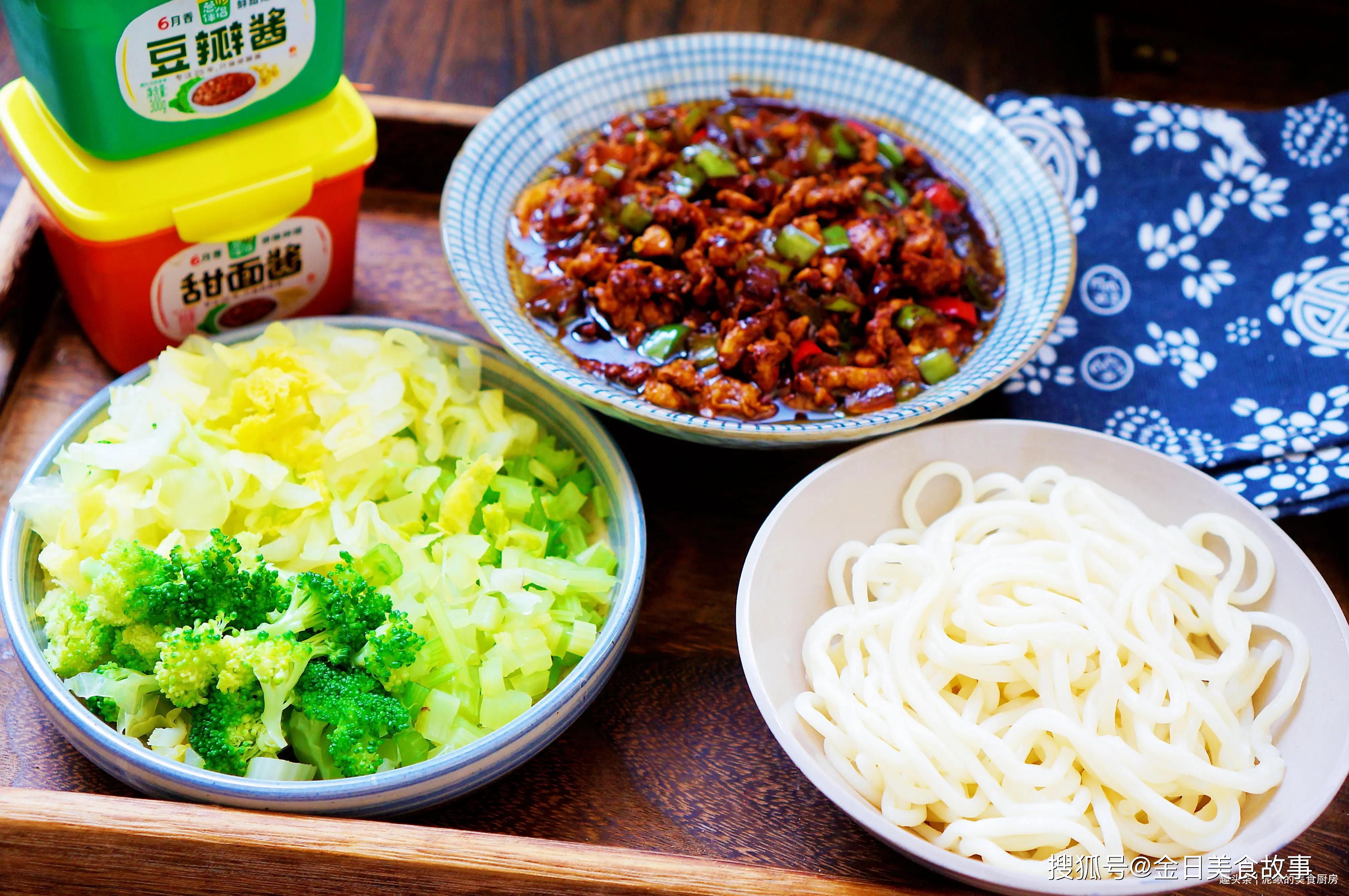 豆苗豆腐泡的美食之旅，营养搭配，健康又美味