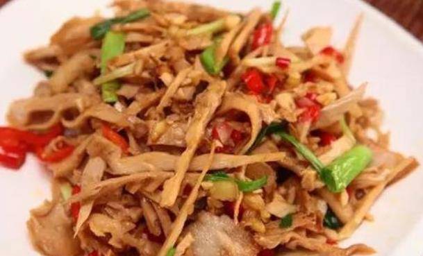 鱼笋炒肉的做法