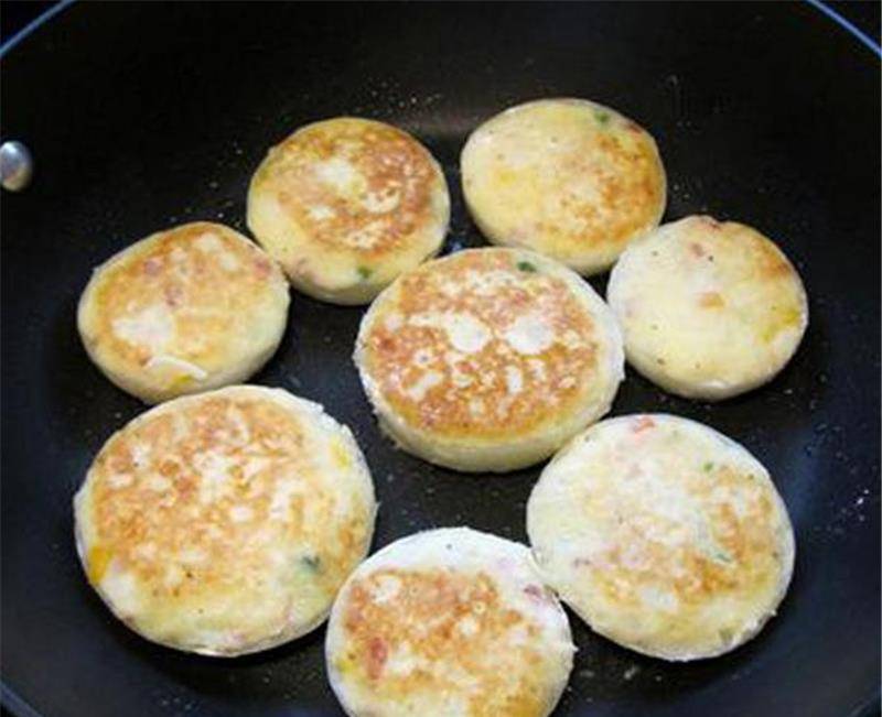 土豆鸡蛋洋葱饼的做法