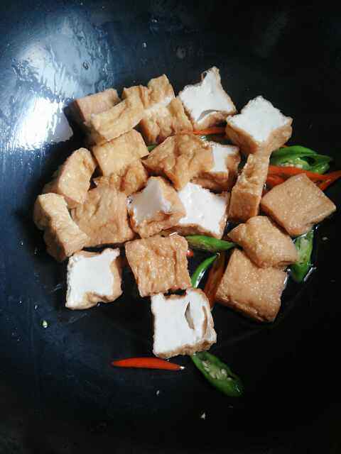 武冈豆腐炒肉的湘菜做法