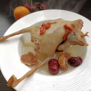 天麻三七乳鸽汤的做法