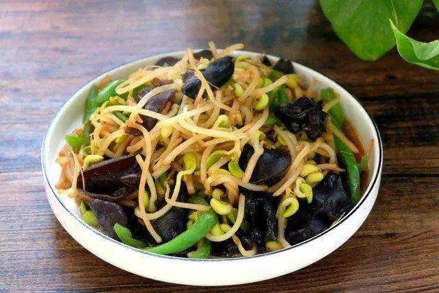 家常味道，妈妈炒豆腐丝辣椒的独特魅力
