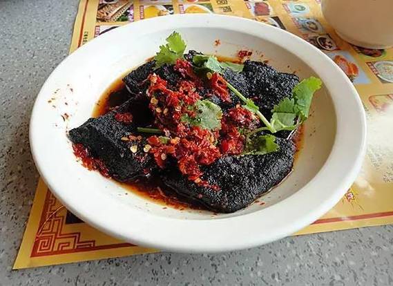 家常美食新尝试，臭豆腐酱烧臭鲈鱼的做法与奥秘
