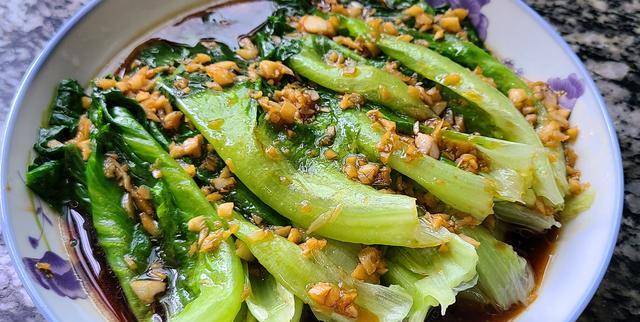 生菜炒豆腐果，清爽美味，营养满分，家常菜新选择