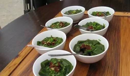 神仙豆腐凉拌，夏日清凉美食新体验