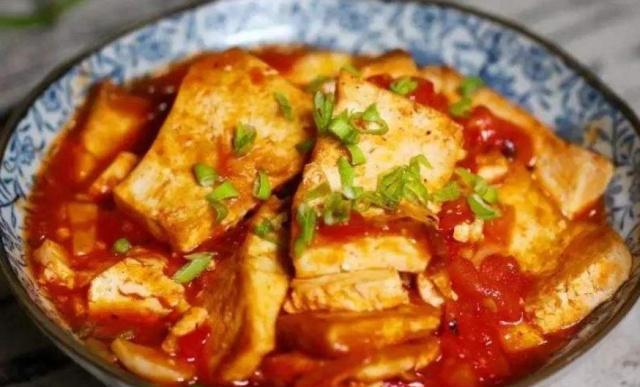 家常美食新滋味——炒豆腐肉沫勺子做法揭秘
