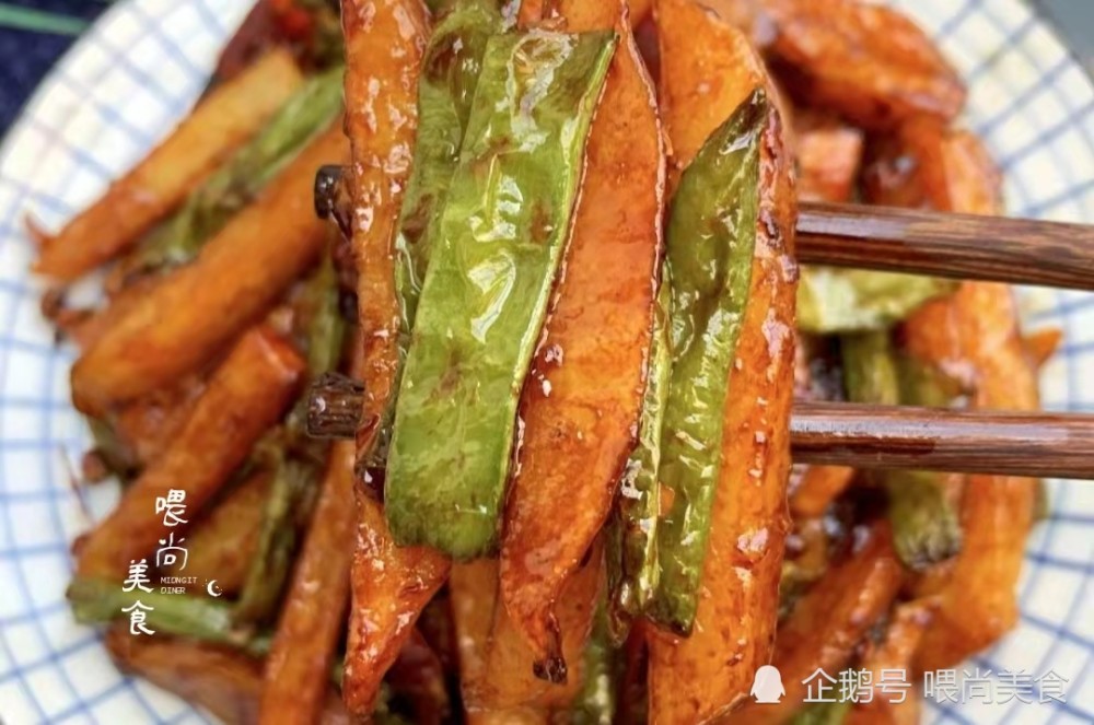 炸串脆皮豆腐小吃，家常美食的魅力与制作秘诀