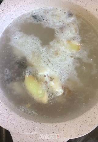 给宝宝顿鱼汤的做法