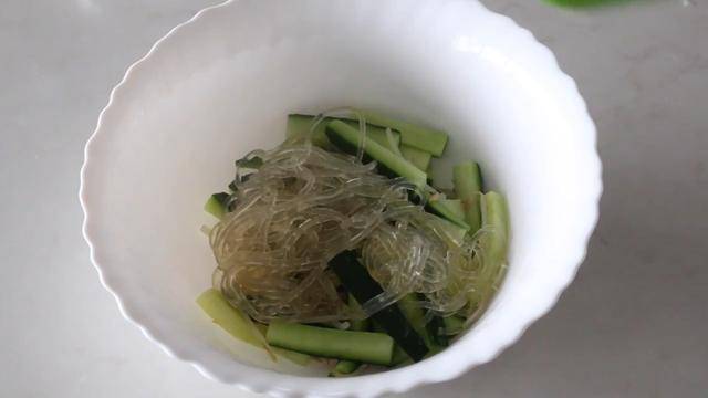 密封酸菜的独特魅力，腌制秘籍与家常做法解析