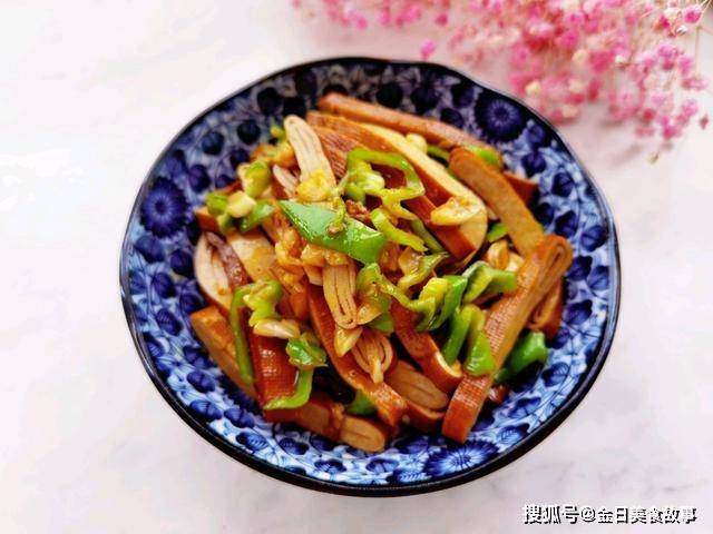青椒炒豆腐油条，家常美食新滋味，营养美味一锅出
