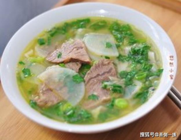 猪蹄儿炖牛排骨的做法