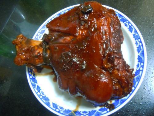 红烧秘籍，如何在家轻松做出美味的红焖蹄髈
