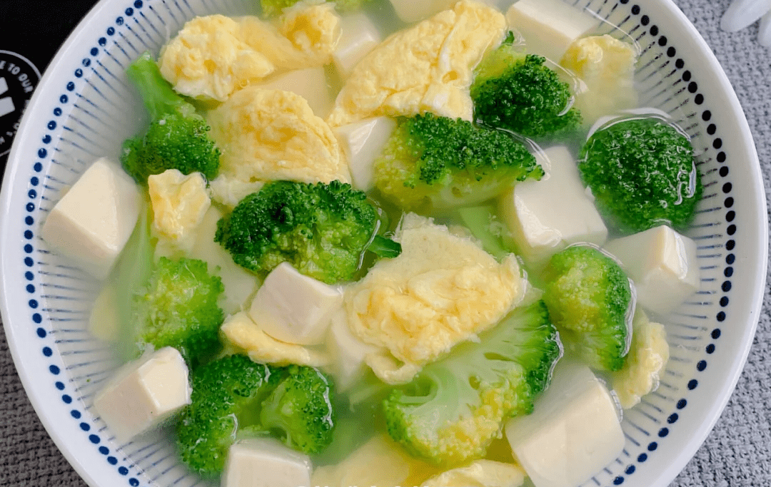 西兰花鸡蛋豆腐的做法